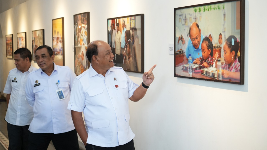 Kepala Badan Gizi Nasional Mukomuko Apresiasi Pameran Fotografi Satu Tahun BGN Mukomuko
